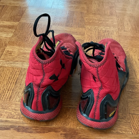 Men’s Under Armour Running Shoes - Picture 3 of 5